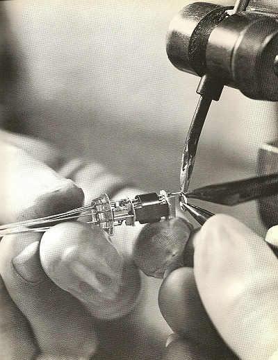 Montage des électrodes sur un tube