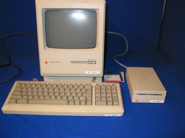 Apple MacIntosh Plus (1986)