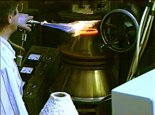 Soudure verre métal sur un tube à rayons cathodiques